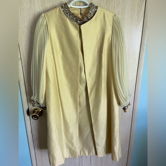VTG 60s Gold & Pleats Dress Butter Raw Silk Dress Accordion Sleeves & Jacket 10 - Picture 1 of 16